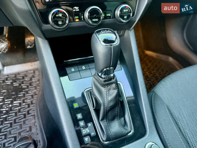 Сірий Шкода Октавія, об'ємом двигуна 2 л та пробігом 243 тис. км за 15800 $, фото 15 на Automoto.ua