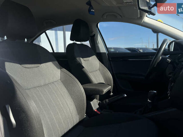 Серый Шкода Октавия, объемом двигателя 1.6 л и пробегом 277 тыс. км за 14000 $, фото 10 на Automoto.ua