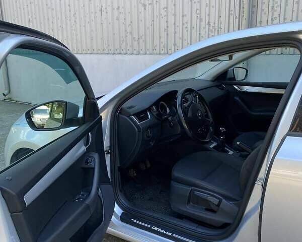 Серый Шкода Октавия, объемом двигателя 1.4 л и пробегом 250 тыс. км за 11500 $, фото 2 на Automoto.ua