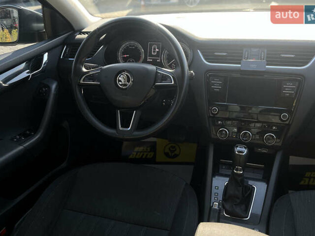 Серый Шкода Октавия, объемом двигателя 1.6 л и пробегом 277 тыс. км за 14000 $, фото 14 на Automoto.ua