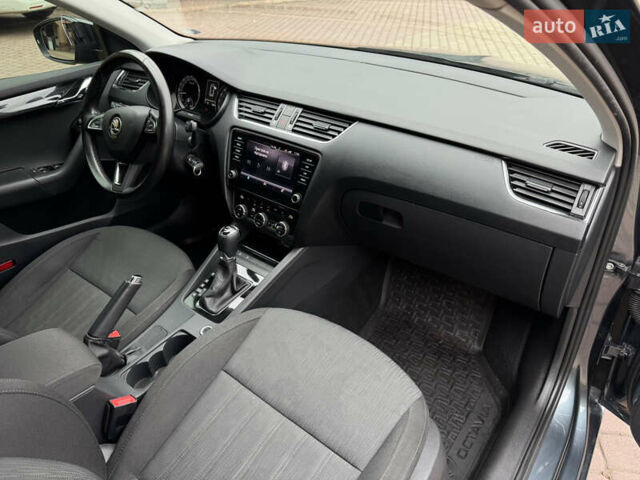 Сірий Шкода Октавія, об'ємом двигуна 2 л та пробігом 190 тис. км за 17500 $, фото 56 на Automoto.ua