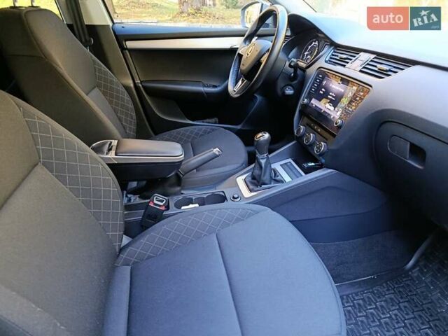 Сірий Шкода Октавія, об'ємом двигуна 1.6 л та пробігом 63 тис. км за 16200 $, фото 25 на Automoto.ua