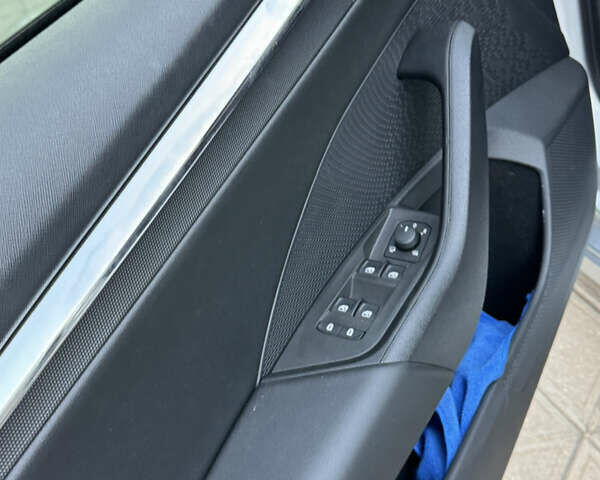 Сірий Шкода Октавія, об'ємом двигуна 2 л та пробігом 25 тис. км за 30000 $, фото 10 на Automoto.ua