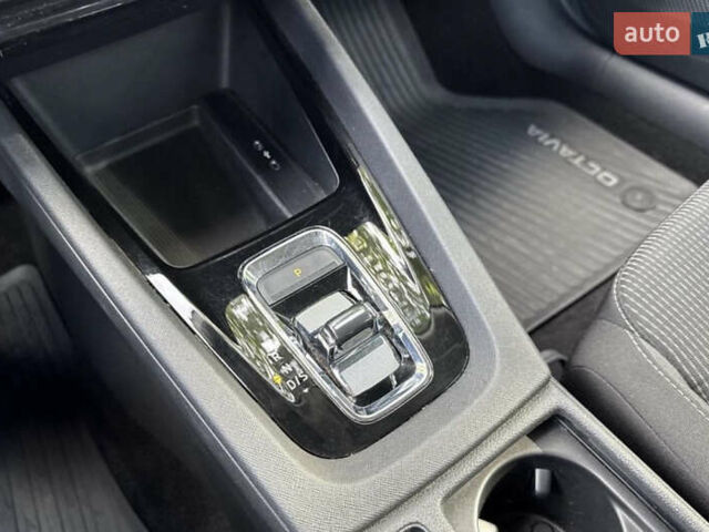 Сірий Шкода Октавія, об'ємом двигуна 2 л та пробігом 165 тис. км за 18999 $, фото 26 на Automoto.ua