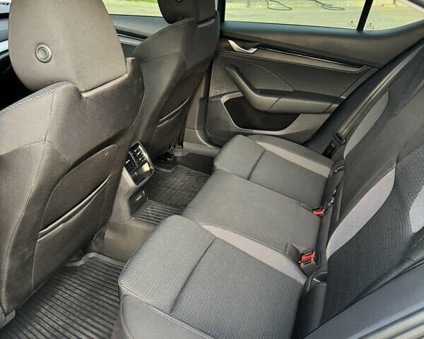 Сірий Шкода Октавія, об'ємом двигуна 1.4 л та пробігом 7 тис. км за 28500 $, фото 6 на Automoto.ua