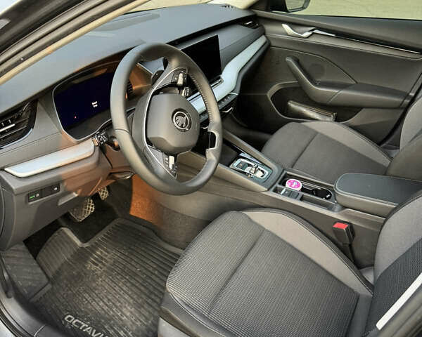 Сірий Шкода Октавія, об'ємом двигуна 1.4 л та пробігом 7 тис. км за 28500 $, фото 7 на Automoto.ua