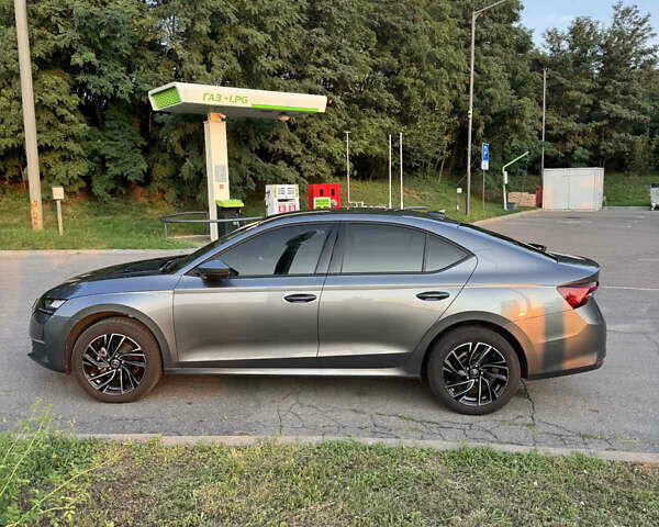 Сірий Шкода Октавія, об'ємом двигуна 1.4 л та пробігом 7 тис. км за 28500 $, фото 2 на Automoto.ua