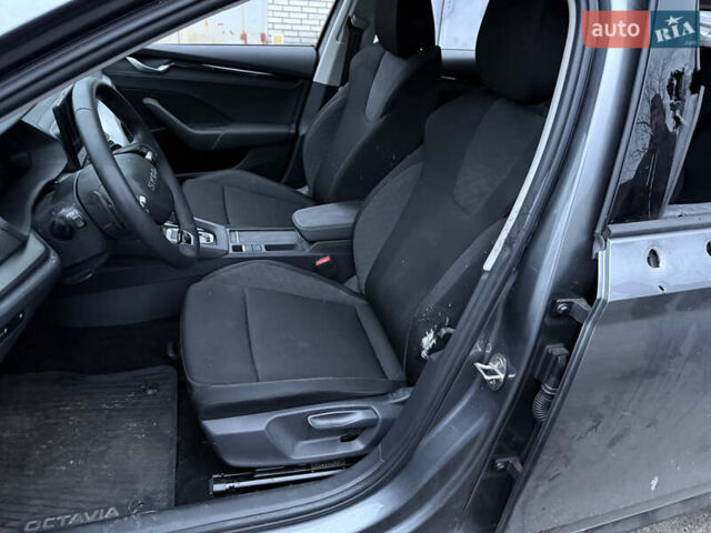 Серый Шкода Октавия, объемом двигателя 1.4 л и пробегом 6 тыс. км за 13700 $, фото 13 на Automoto.ua