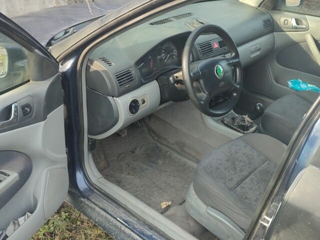 Синій Шкода Октавія, об'ємом двигуна 0 л та пробігом 400 тис. км за 831 $, фото 2 на Automoto.ua