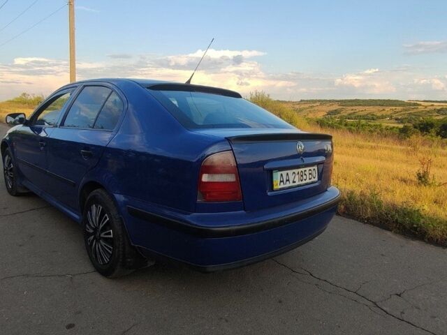 Синий Шкода Октавия, объемом двигателя 1.6 л и пробегом 270 тыс. км за 3700 $, фото 1 на Automoto.ua