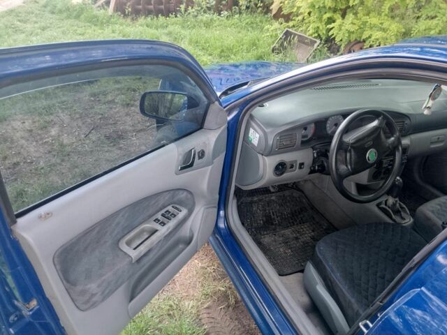 Синий Шкода Октавия, объемом двигателя 1.6 л и пробегом 270 тыс. км за 3700 $, фото 5 на Automoto.ua