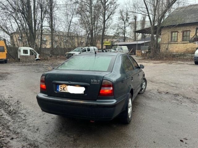 Синий Шкода Октавия, объемом двигателя 0 л и пробегом 300 тыс. км за 1776 $, фото 1 на Automoto.ua