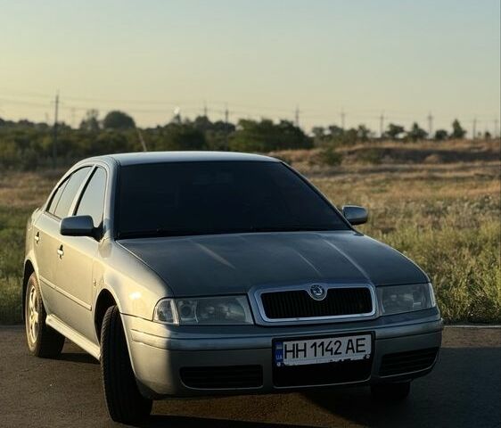 Синий Шкода Октавия, объемом двигателя 2 л и пробегом 260 тыс. км за 4400 $, фото 2 на Automoto.ua