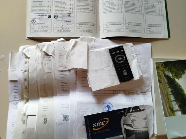 Синій Шкода Октавія, об'ємом двигуна 1.6 л та пробігом 350 тис. км за 4000 $, фото 12 на Automoto.ua