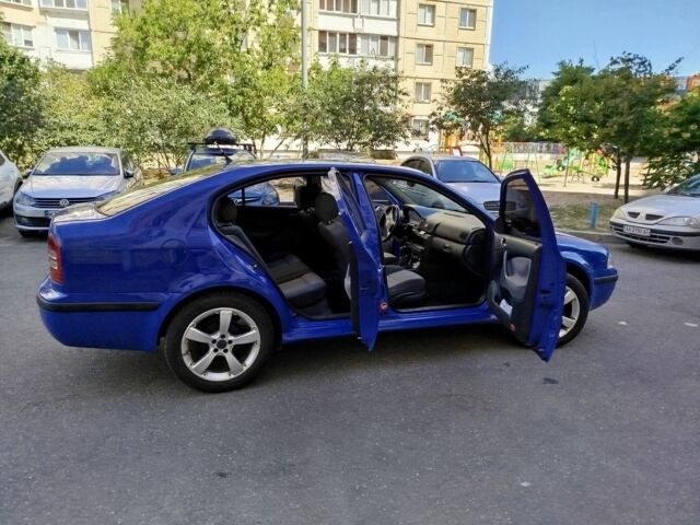 Синій Шкода Октавія, об'ємом двигуна 1.6 л та пробігом 350 тис. км за 4000 $, фото 5 на Automoto.ua