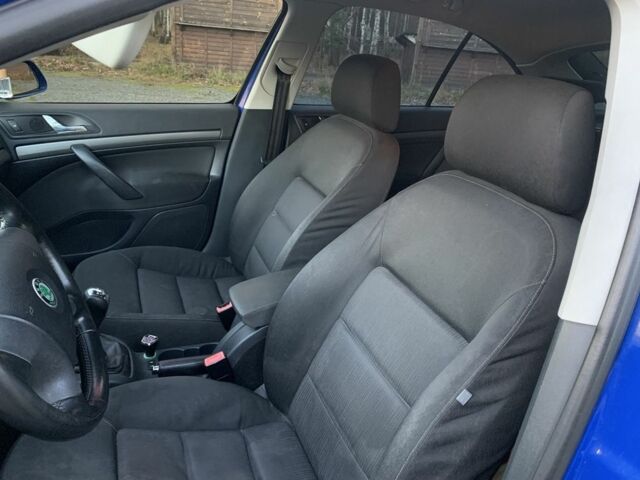 Синій Шкода Октавія, об'ємом двигуна 1.6 л та пробігом 240 тис. км за 3950 $, фото 9 на Automoto.ua