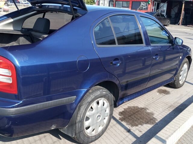 Синий Шкода Октавия, объемом двигателя 1.6 л и пробегом 313 тыс. км за 3800 $, фото 2 на Automoto.ua