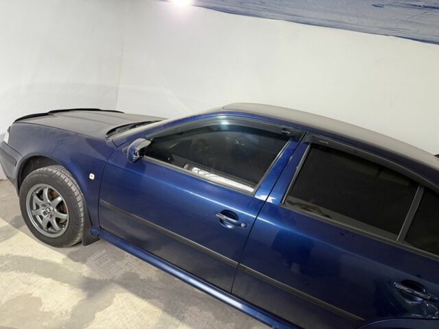 Синий Шкода Октавия, объемом двигателя 1.6 л и пробегом 308 тыс. км за 4300 $, фото 1 на Automoto.ua