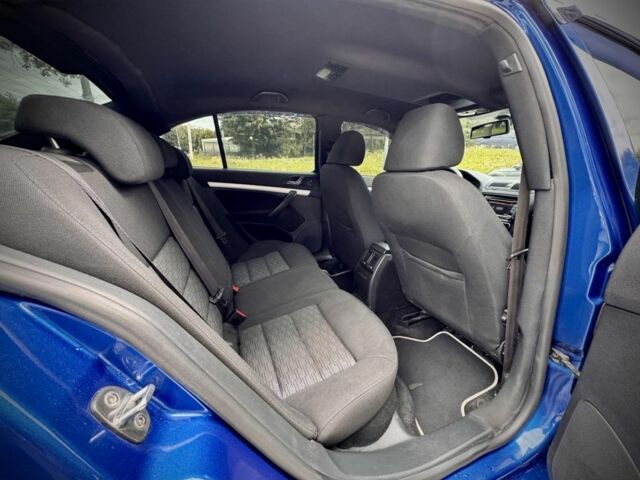 Синий Шкода Октавия, объемом двигателя 2 л и пробегом 220 тыс. км за 7099 $, фото 4 на Automoto.ua