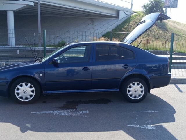 Синий Шкода Октавия, объемом двигателя 1.6 л и пробегом 313 тыс. км за 3800 $, фото 3 на Automoto.ua