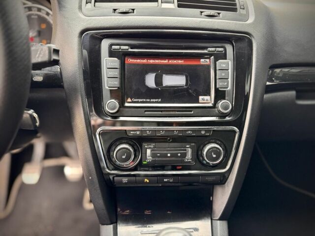 Синий Шкода Октавия, объемом двигателя 2 л и пробегом 220 тыс. км за 7099 $, фото 13 на Automoto.ua