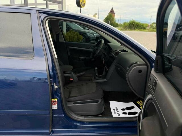 Синій Шкода Октавія, об'ємом двигуна 1.6 л та пробігом 253 тис. км за 8500 $, фото 11 на Automoto.ua