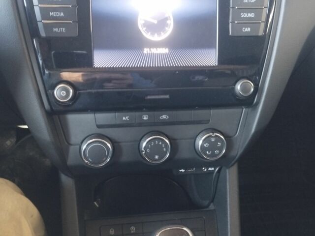 Шкода Октавія 2017 у Ирпене на Automoto.ua Синій Шкода Октавія, об'ємом двигуна 1.4 л та пробігом 57 тис. км за 345 $, фото 5 на Automoto.ua