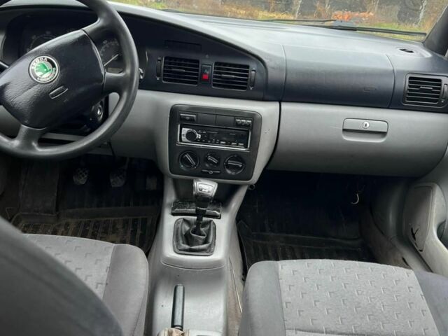 Синий Шкода Октавия, объемом двигателя 2 л и пробегом 300 тыс. км за 1800 $, фото 7 на Automoto.ua