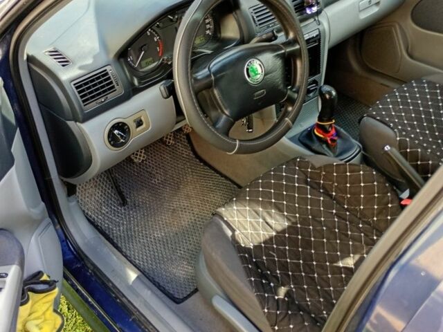 Синий Шкода Октавия, объемом двигателя 1.6 л и пробегом 217 тыс. км за 2800 $, фото 1 на Automoto.ua