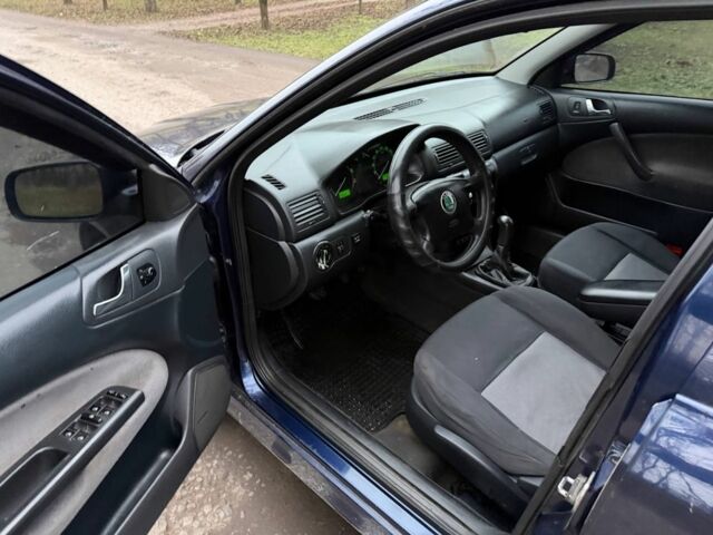 Синій Шкода Октавія, об'ємом двигуна 1.6 л та пробігом 228 тис. км за 4250 $, фото 10 на Automoto.ua