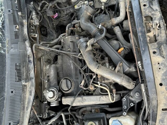 Синий Шкода Октавия, объемом двигателя 9 л и пробегом 300 тыс. км за 750 $, фото 5 на Automoto.ua