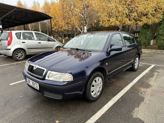 Синий Шкода Октавия, объемом двигателя 1.6 л и пробегом 252 тыс. км за 2200 $, фото 1 на Automoto.ua