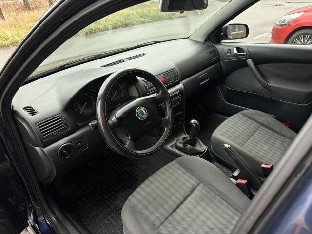 Синий Шкода Октавия, объемом двигателя 1.6 л и пробегом 252 тыс. км за 2200 $, фото 9 на Automoto.ua