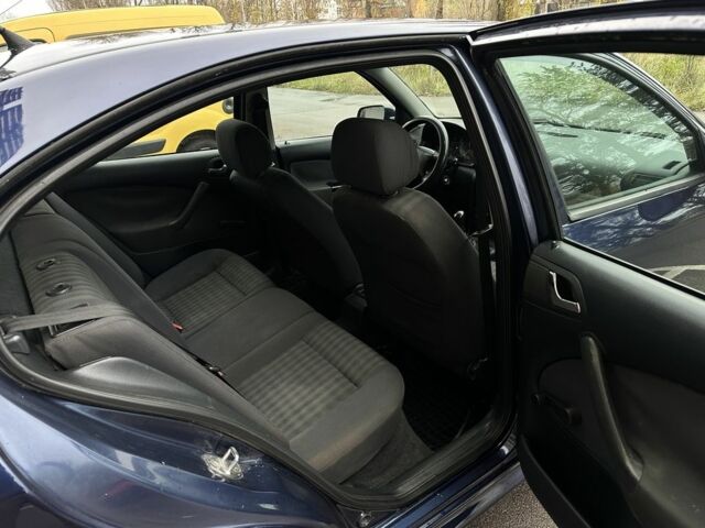 Синий Шкода Октавия, объемом двигателя 1.6 л и пробегом 252 тыс. км за 2300 $, фото 12 на Automoto.ua