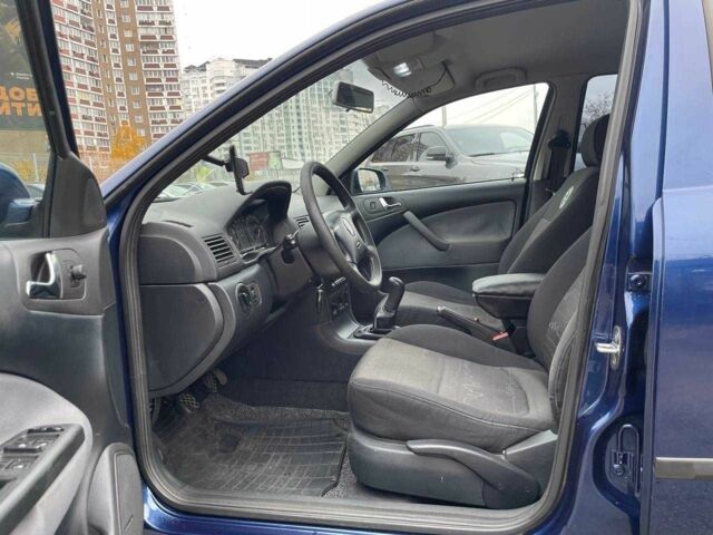 Синий Шкода Октавия, объемом двигателя 1.6 л и пробегом 289 тыс. км за 4990 $, фото 7 на Automoto.ua