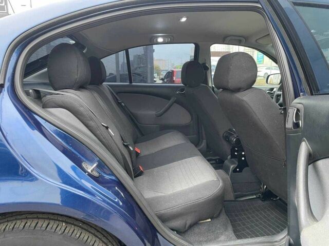 Синий Шкода Октавия, объемом двигателя 1.6 л и пробегом 289 тыс. км за 4990 $, фото 9 на Automoto.ua