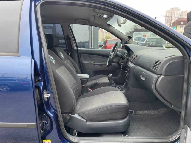 Синий Шкода Октавия, объемом двигателя 1.6 л и пробегом 289 тыс. км за 4990 $, фото 10 на Automoto.ua