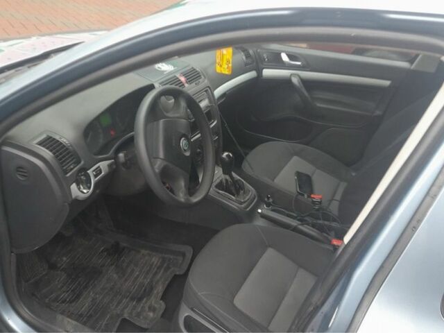 Синий Шкода Октавия, объемом двигателя 1.6 л и пробегом 268 тыс. км за 4100 $, фото 5 на Automoto.ua