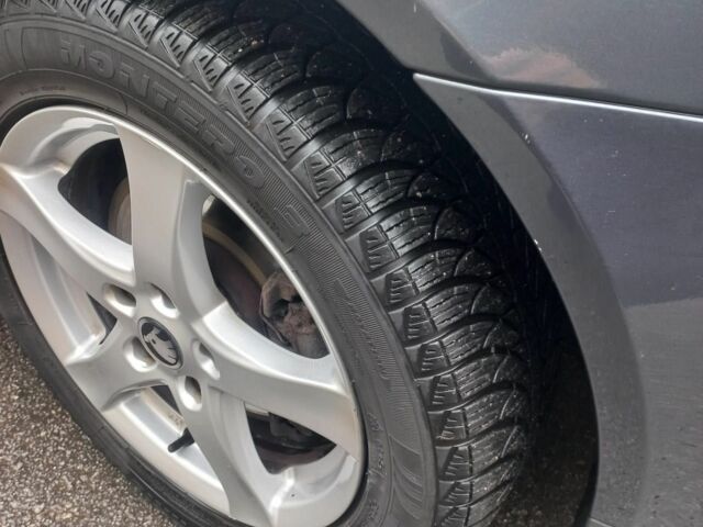 Синий Шкода Октавия, объемом двигателя 2 л и пробегом 273 тыс. км за 3800 $, фото 8 на Automoto.ua