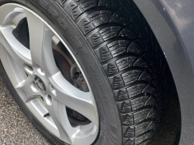 Синий Шкода Октавия, объемом двигателя 2 л и пробегом 273 тыс. км за 3800 $, фото 7 на Automoto.ua