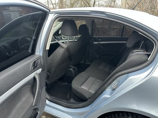 Синий Шкода Октавия, объемом двигателя 1.6 л и пробегом 254 тыс. км за 7200 $, фото 7 на Automoto.ua