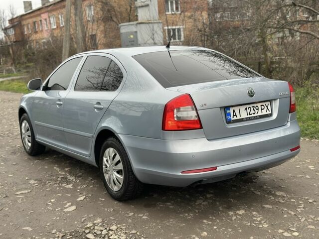 Синий Шкода Октавия, объемом двигателя 1.6 л и пробегом 254 тыс. км за 7200 $, фото 3 на Automoto.ua