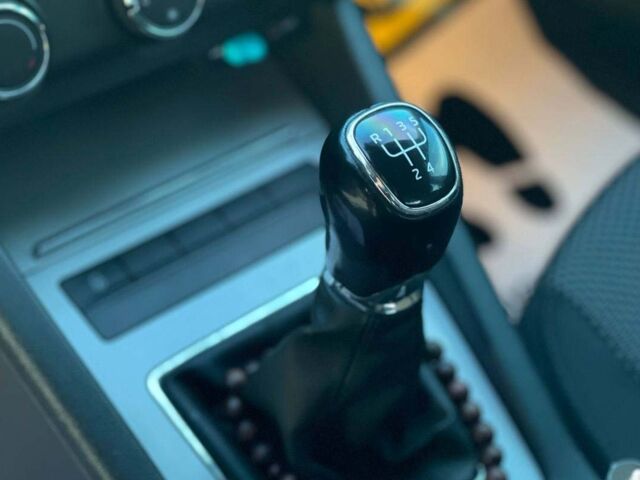 Синий Шкода Октавия, объемом двигателя 1.6 л и пробегом 248 тыс. км за 11500 $, фото 11 на Automoto.ua