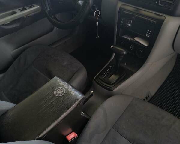 Синий Шкода Октавия, объемом двигателя 1.6 л и пробегом 273 тыс. км за 3700 $, фото 9 на Automoto.ua