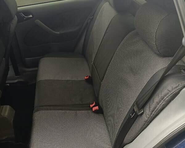 Синий Шкода Октавия, объемом двигателя 1.98 л и пробегом 318 тыс. км за 3800 $, фото 5 на Automoto.ua