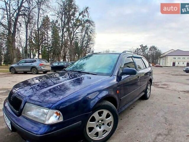 Синий Шкода Октавия, объемом двигателя 1.6 л и пробегом 209 тыс. км за 3850 $, фото 1 на Automoto.ua