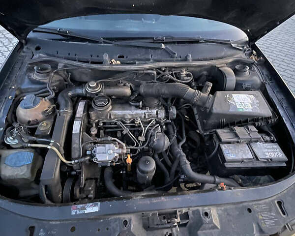 Синий Шкода Октавия, объемом двигателя 1.9 л и пробегом 350 тыс. км за 2200 $, фото 1 на Automoto.ua