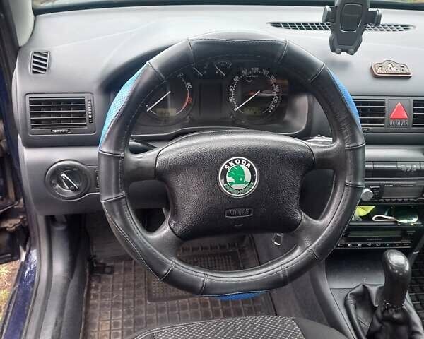 Синий Шкода Октавия, объемом двигателя 2 л и пробегом 245 тыс. км за 3562 $, фото 3 на Automoto.ua