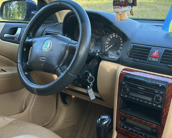 Синій Шкода Октавія, об'ємом двигуна 1.8 л та пробігом 275 тис. км за 3400 $, фото 74 на Automoto.ua