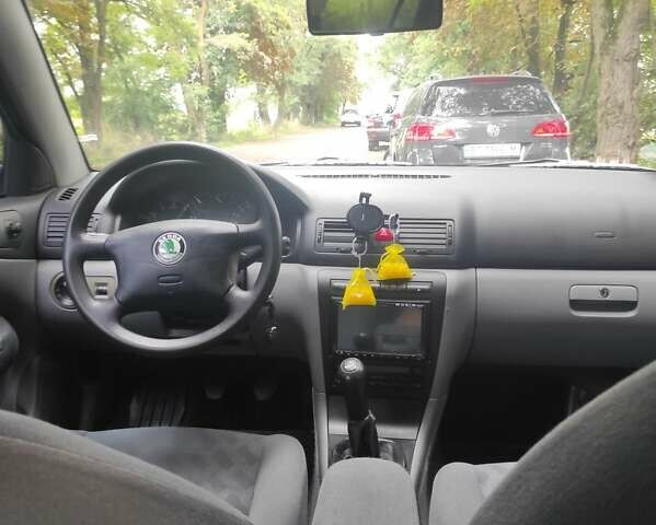 Синій Шкода Октавія, об'ємом двигуна 1.6 л та пробігом 220 тис. км за 2800 $, фото 9 на Automoto.ua